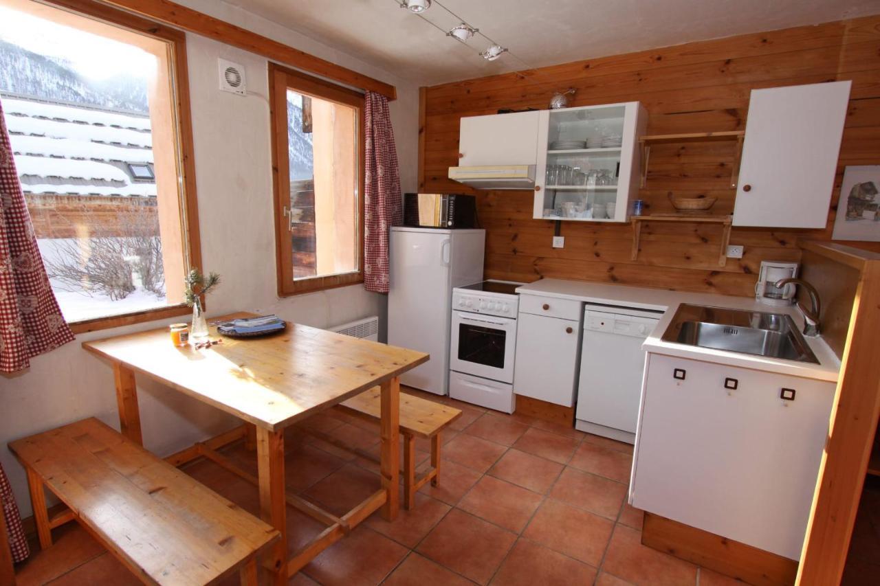 Le Leyrier Hameau Des Chazals Nevache Hautes Alpes Exterior photo